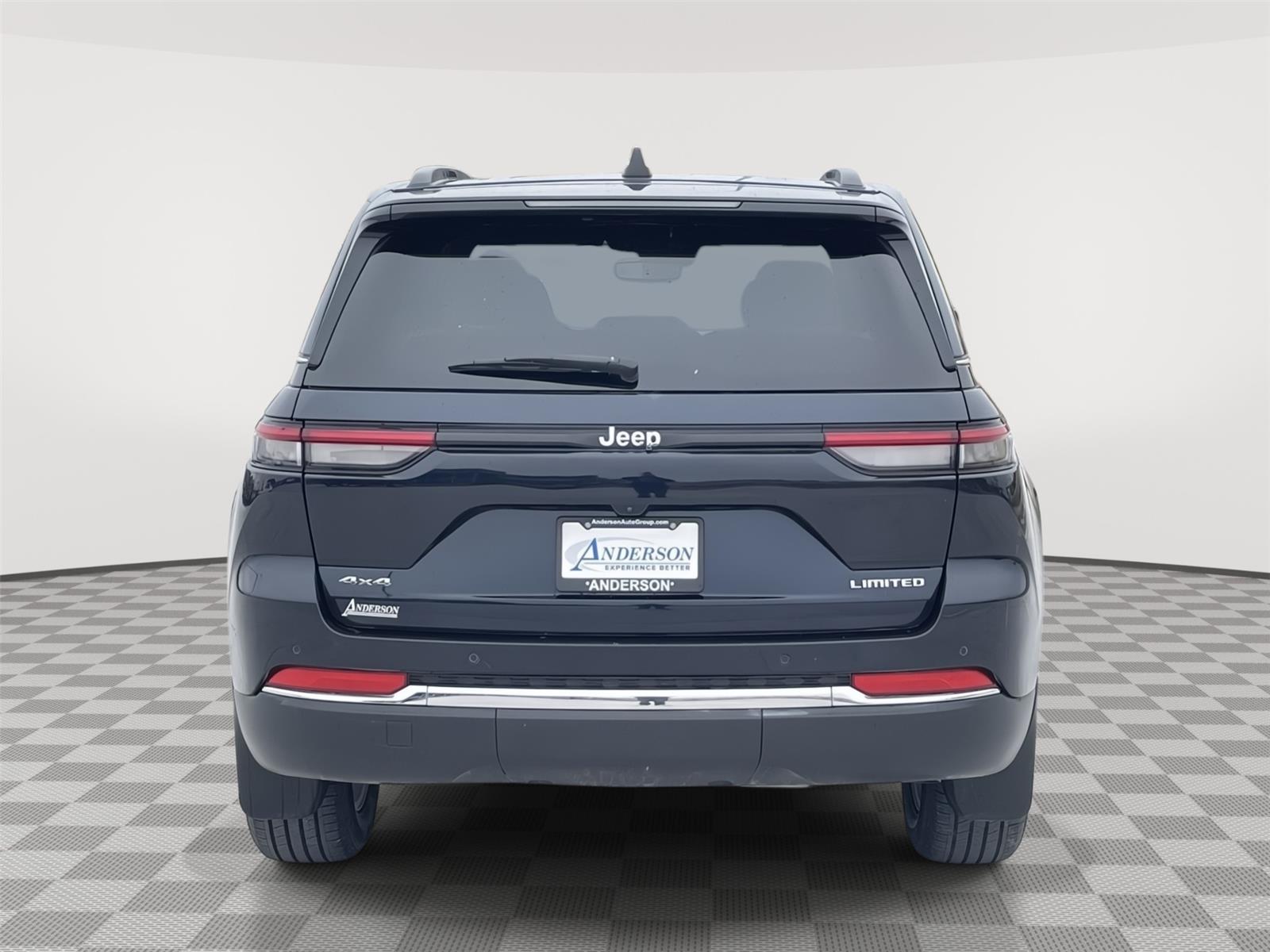 Vehicle photo 5
