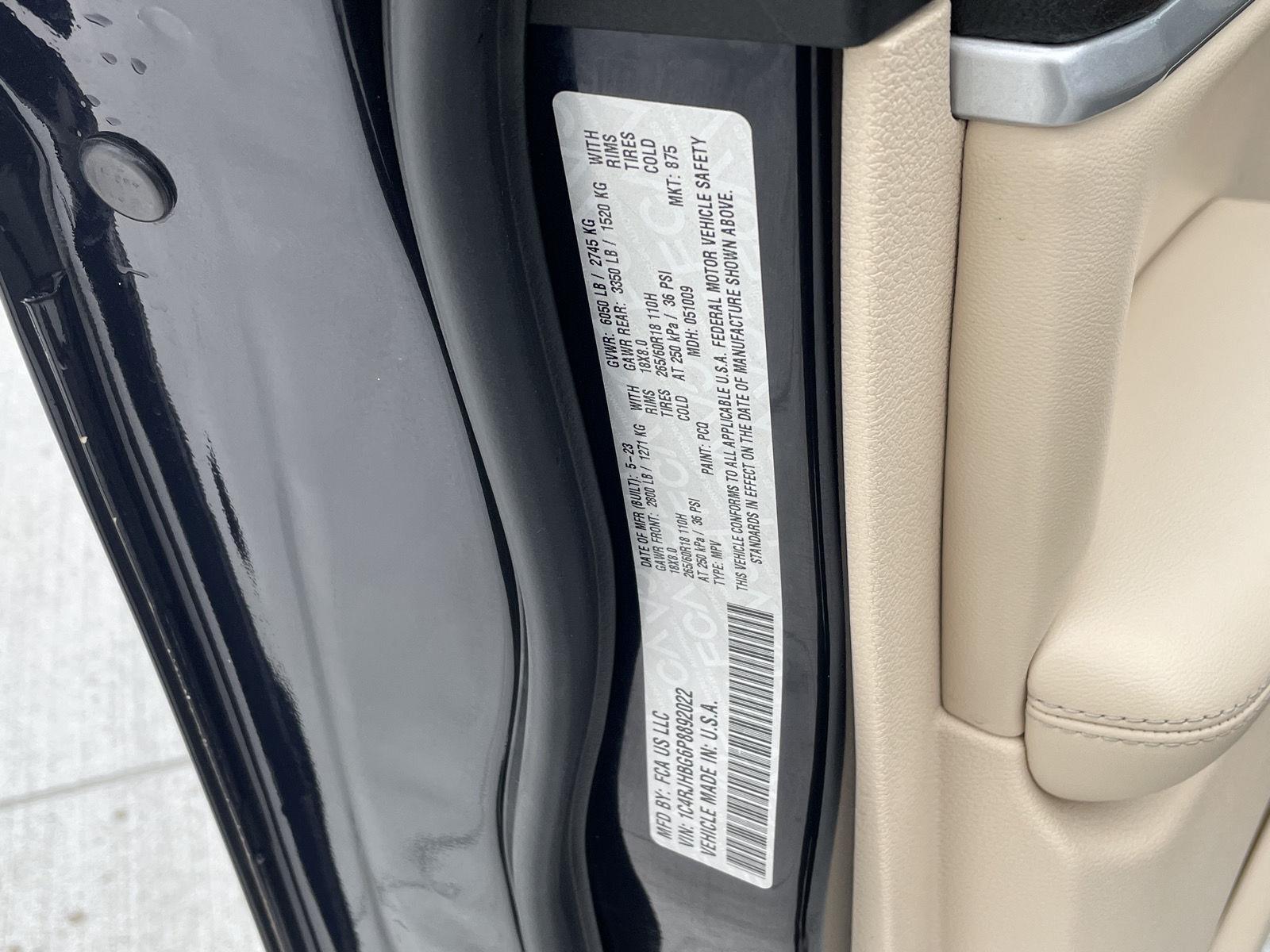 Vehicle photo 11