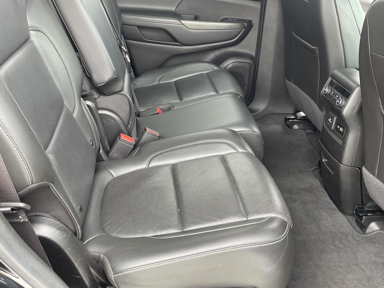 Used 2023 GMC Acadia for sale in Grand Island NE