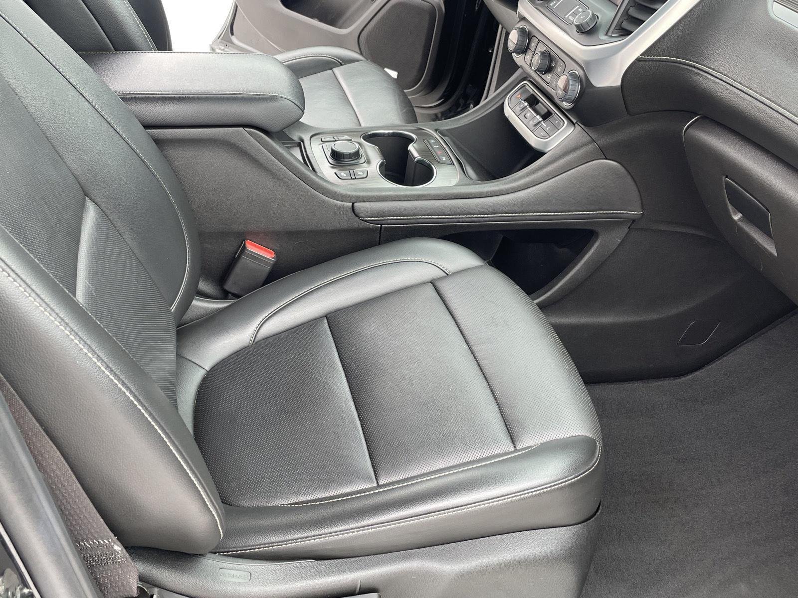 Used 2023 GMC Acadia for sale in Grand Island NE