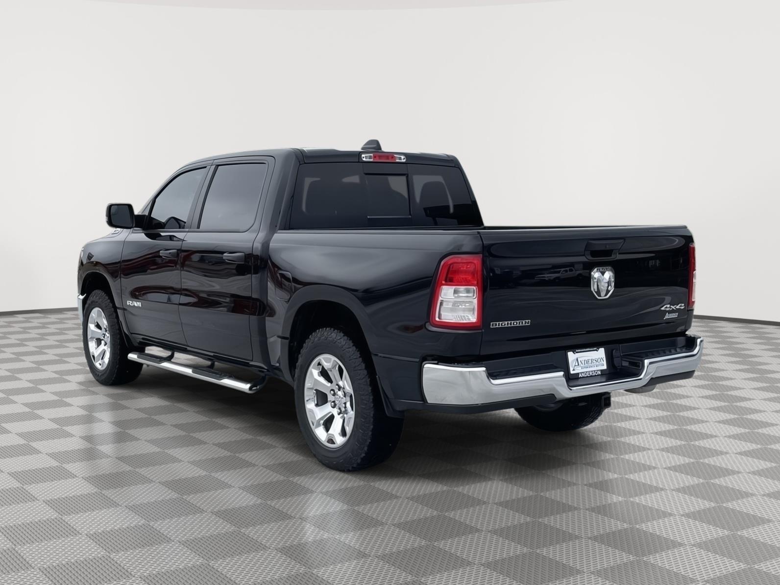View vehicle photo 4
