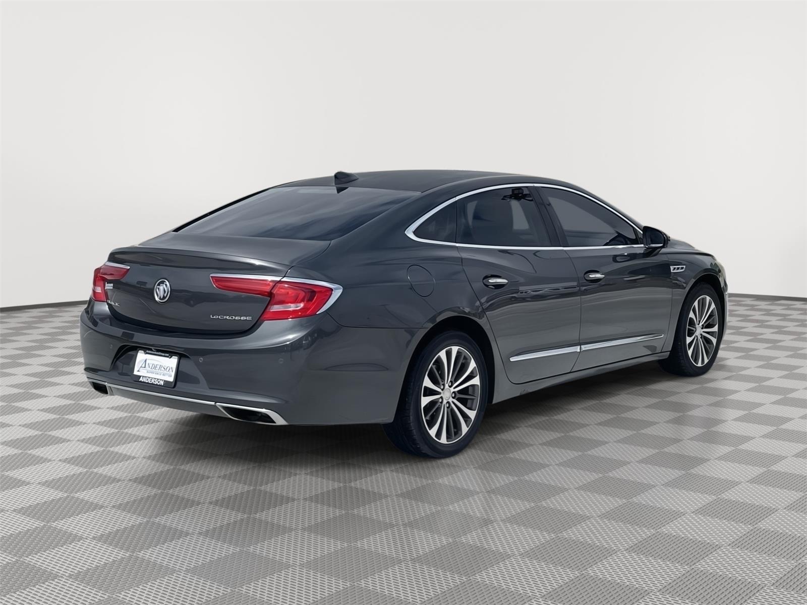 Vehicle photo 6