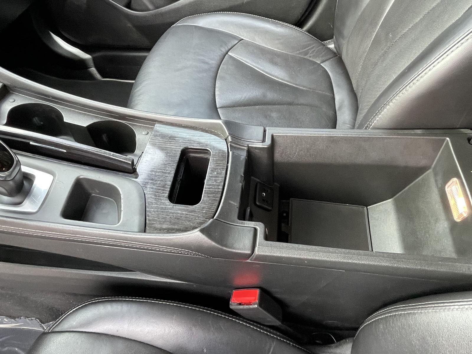Vehicle photo 12