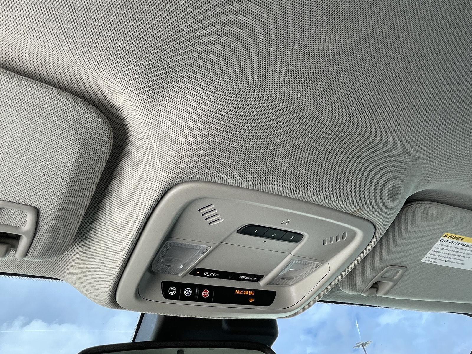 Vehicle photo 13