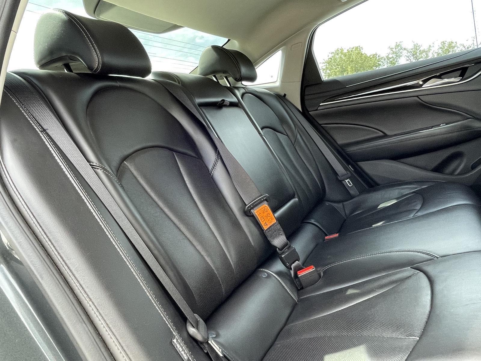 Vehicle photo 16