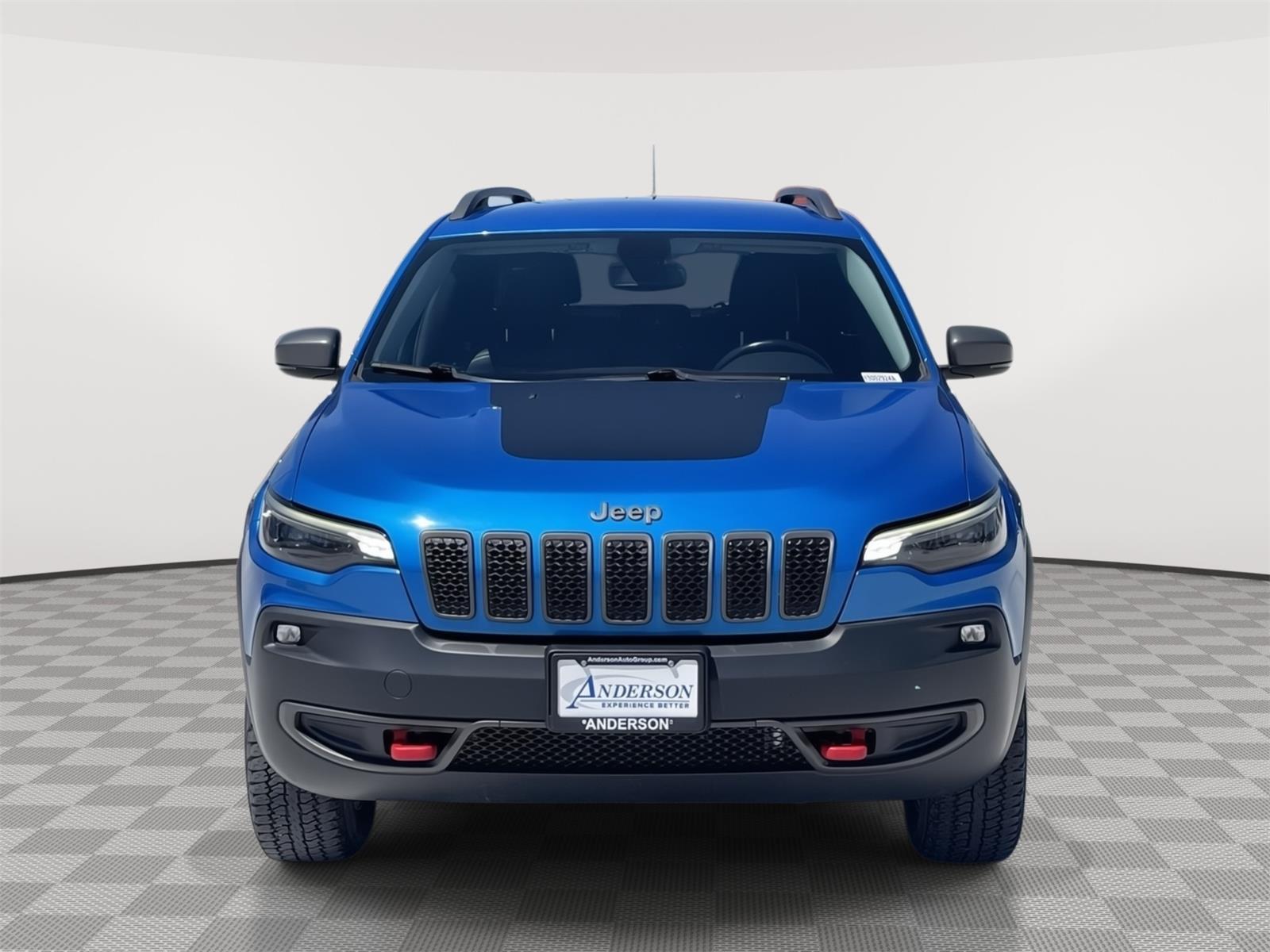 Vehicle photo 9