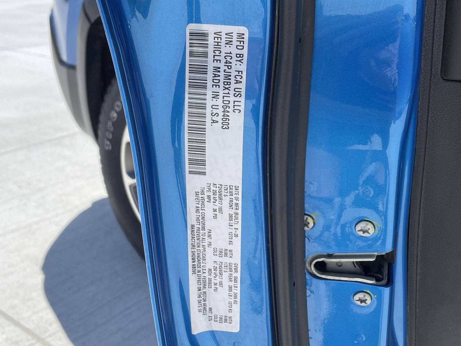 Vehicle photo 11