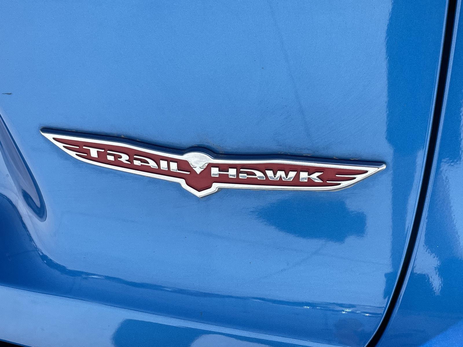 Vehicle photo 23