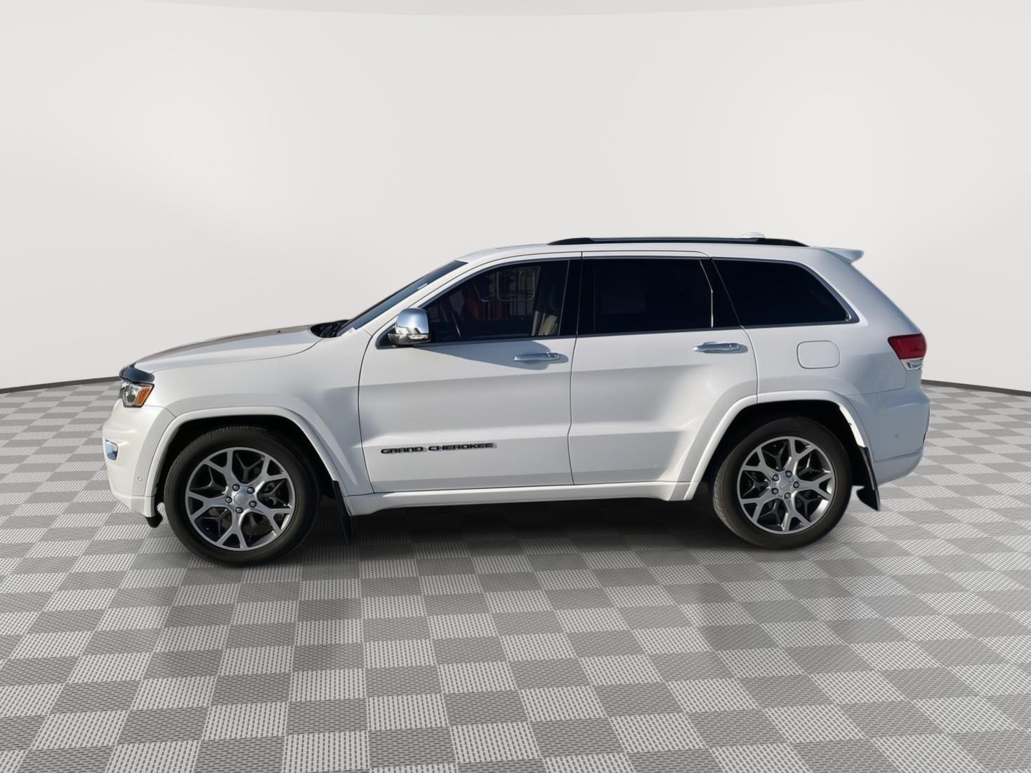 Vehicle photo 2