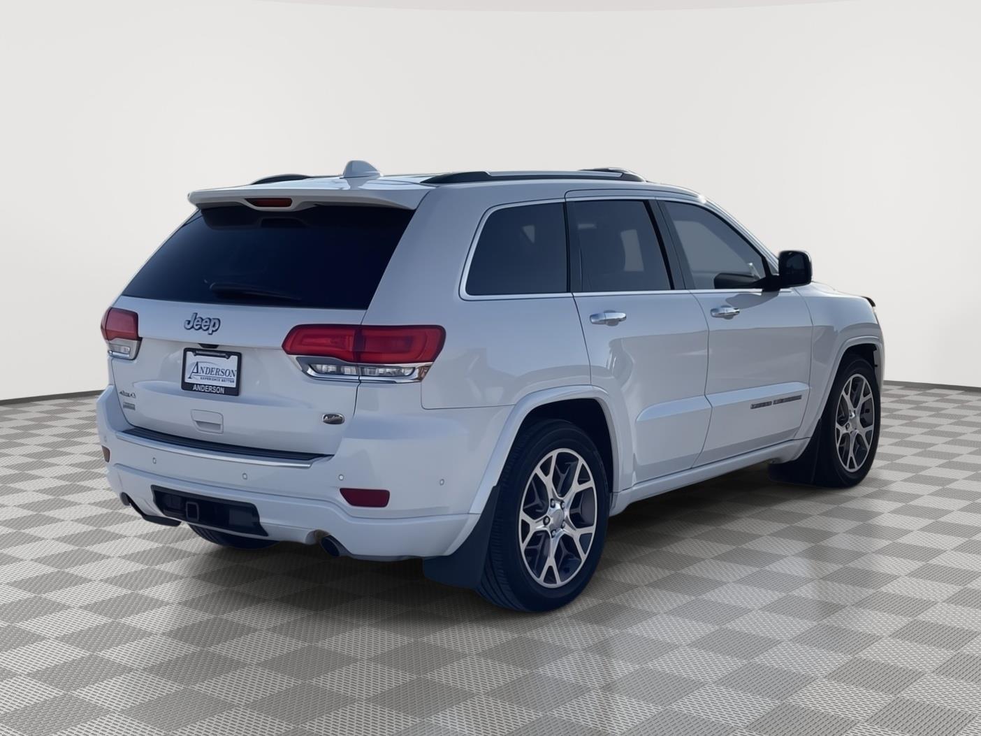 Vehicle photo 6