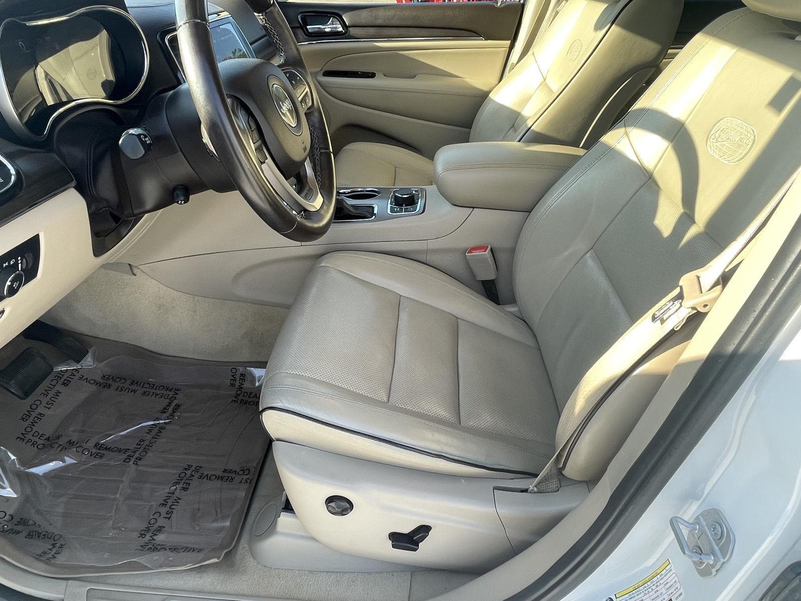 Vehicle photo 13