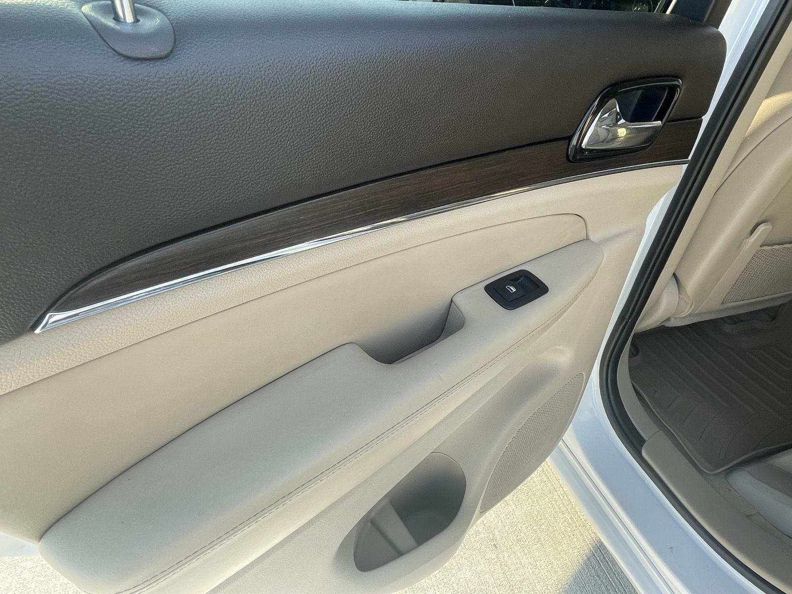 Vehicle photo 15