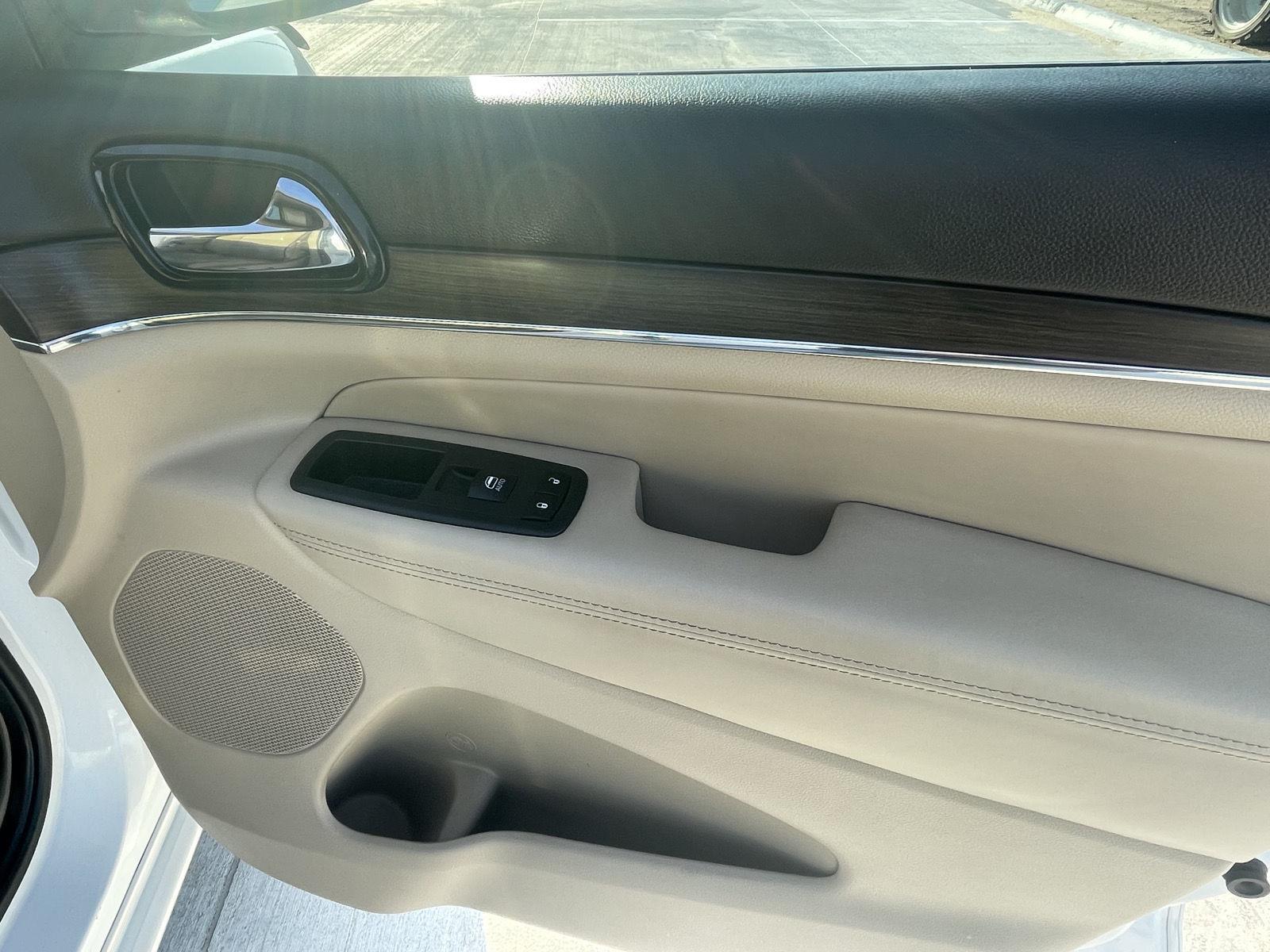 Vehicle photo 20