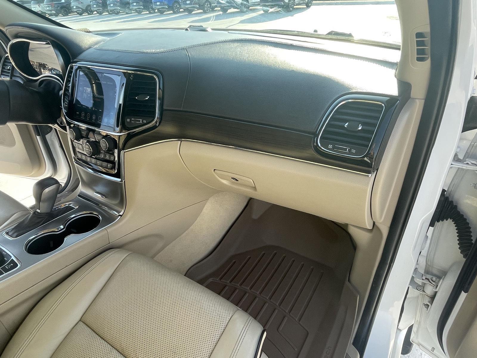 Vehicle photo 22
