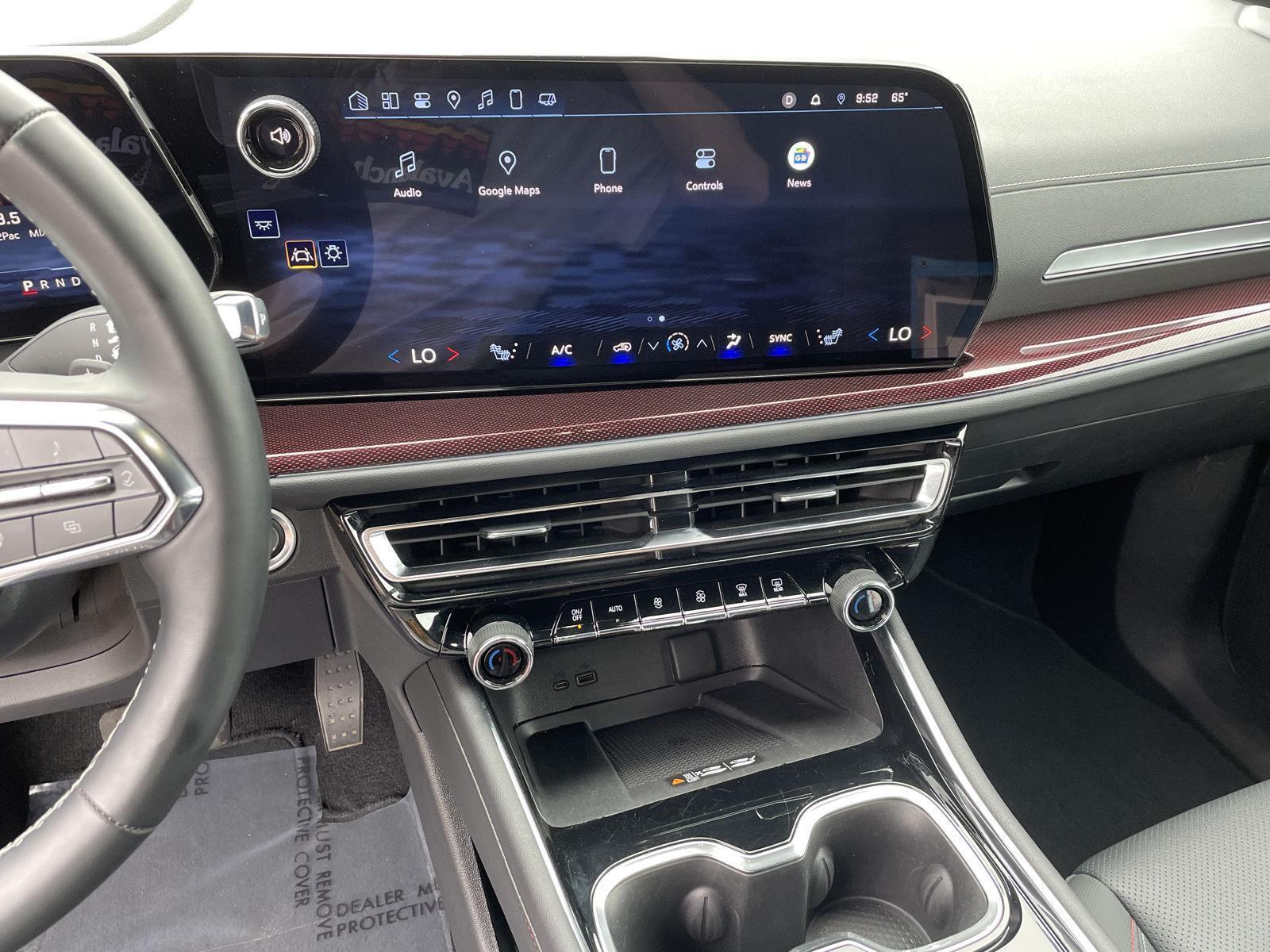Vehicle photo 14