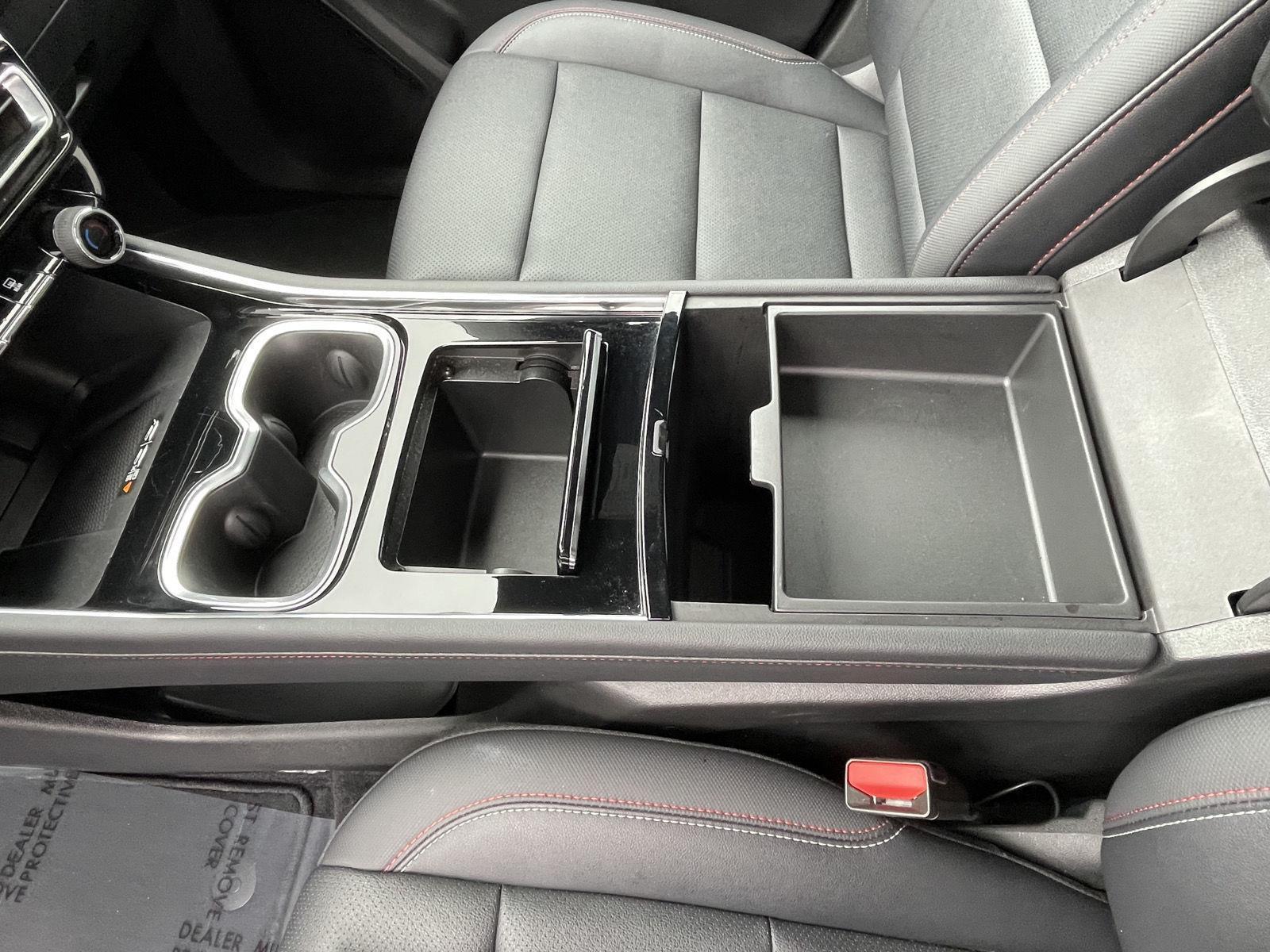 Vehicle photo 15