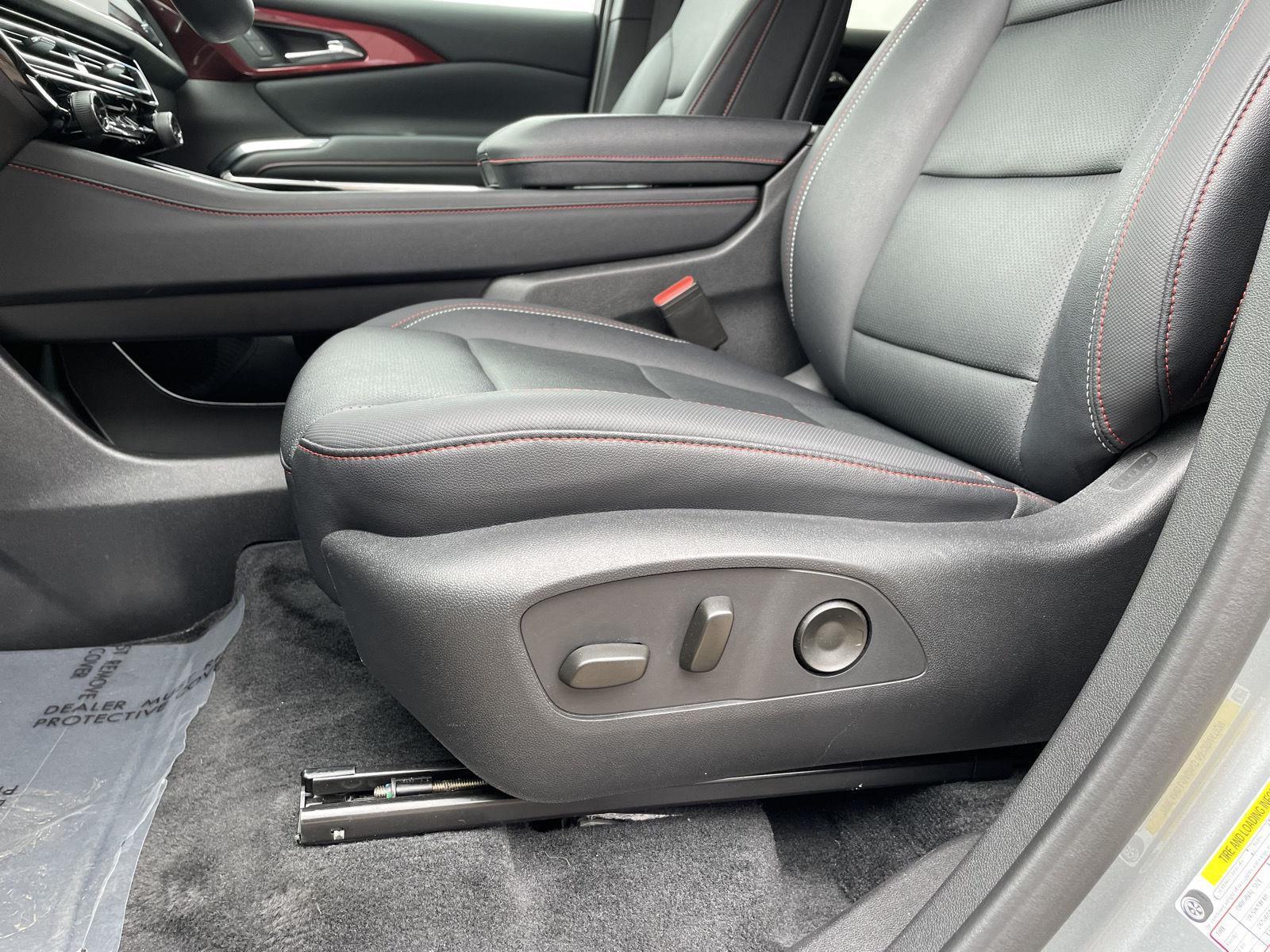 Vehicle photo 17
