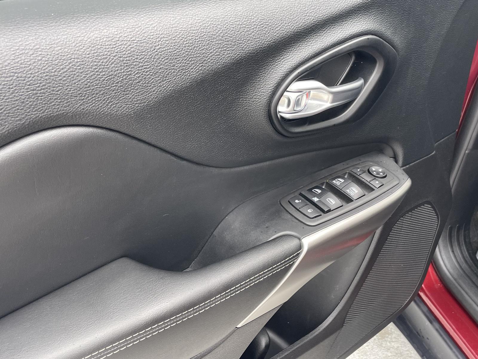 Used 2021 Jeep Cherokee for sale in Grand Island NE