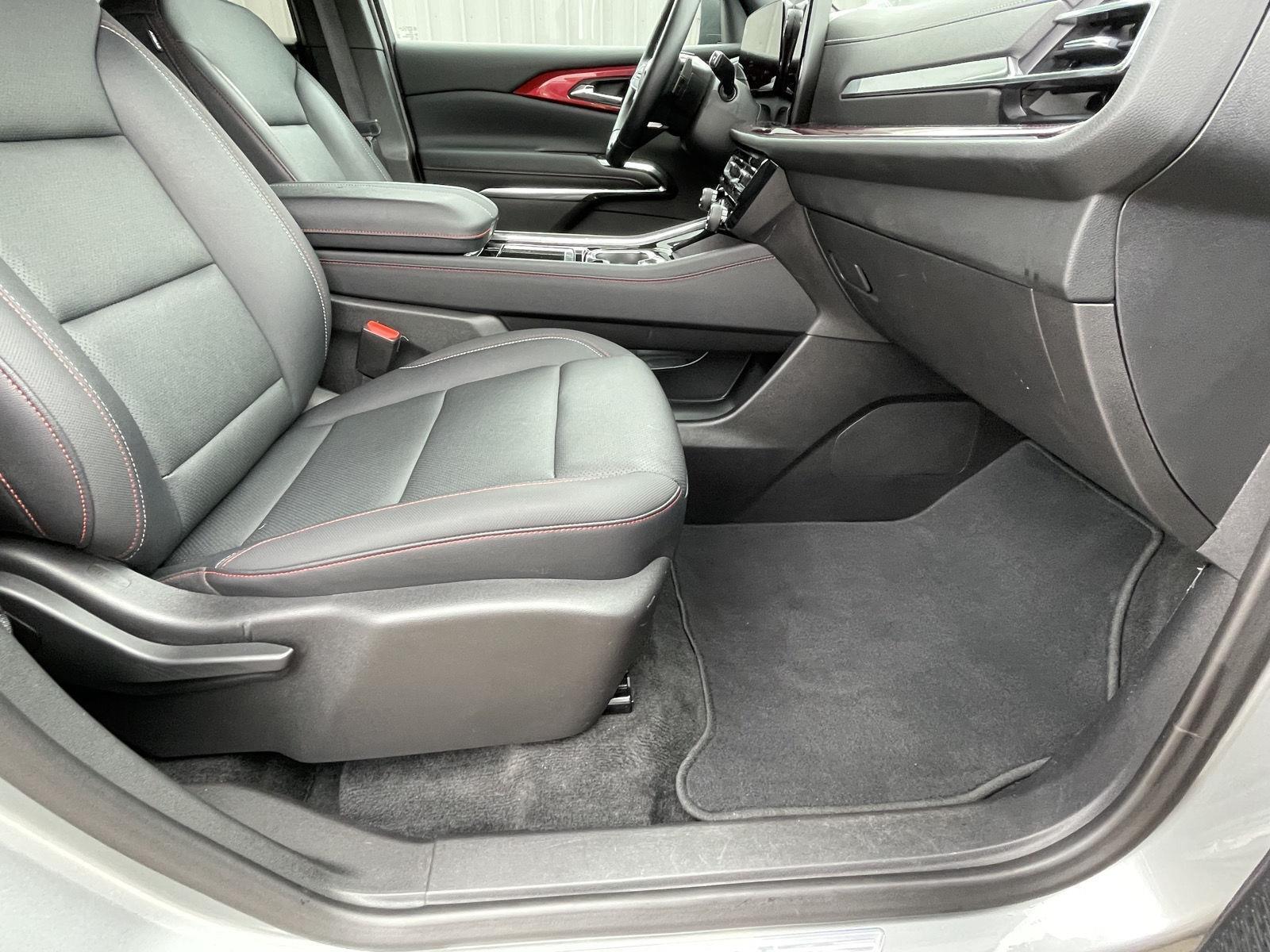 Vehicle photo 22