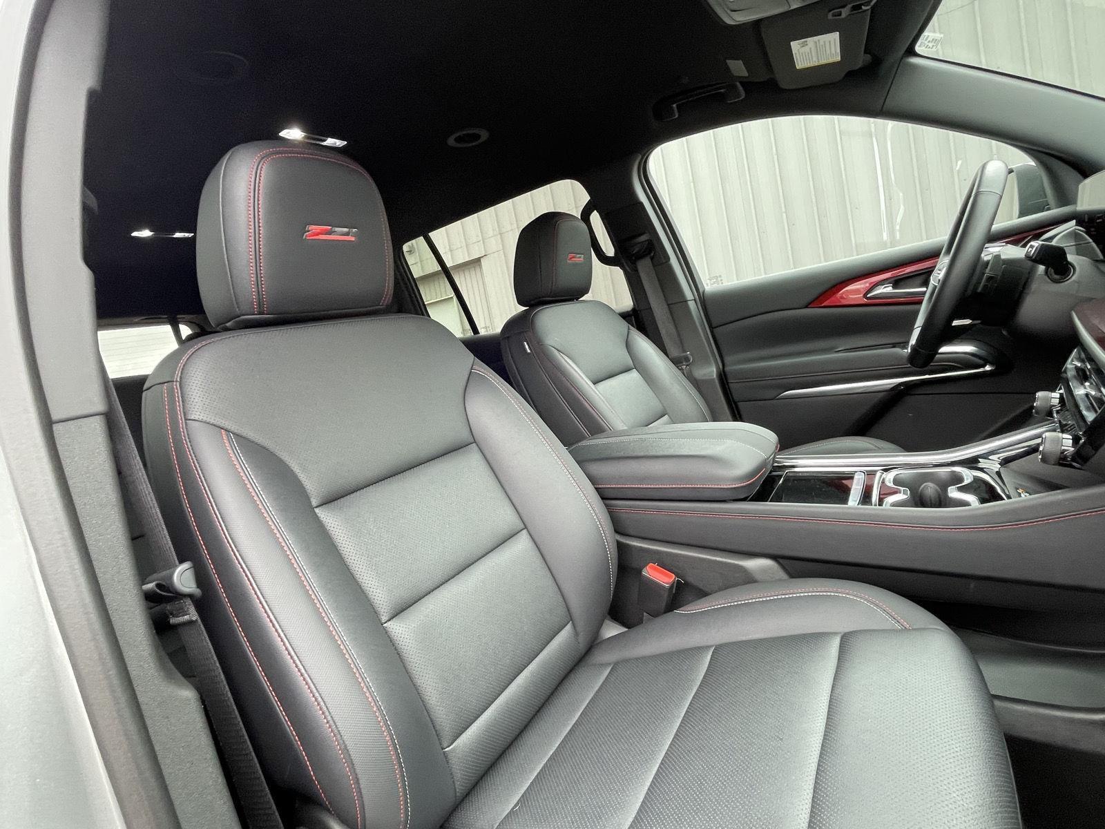 Vehicle photo 23