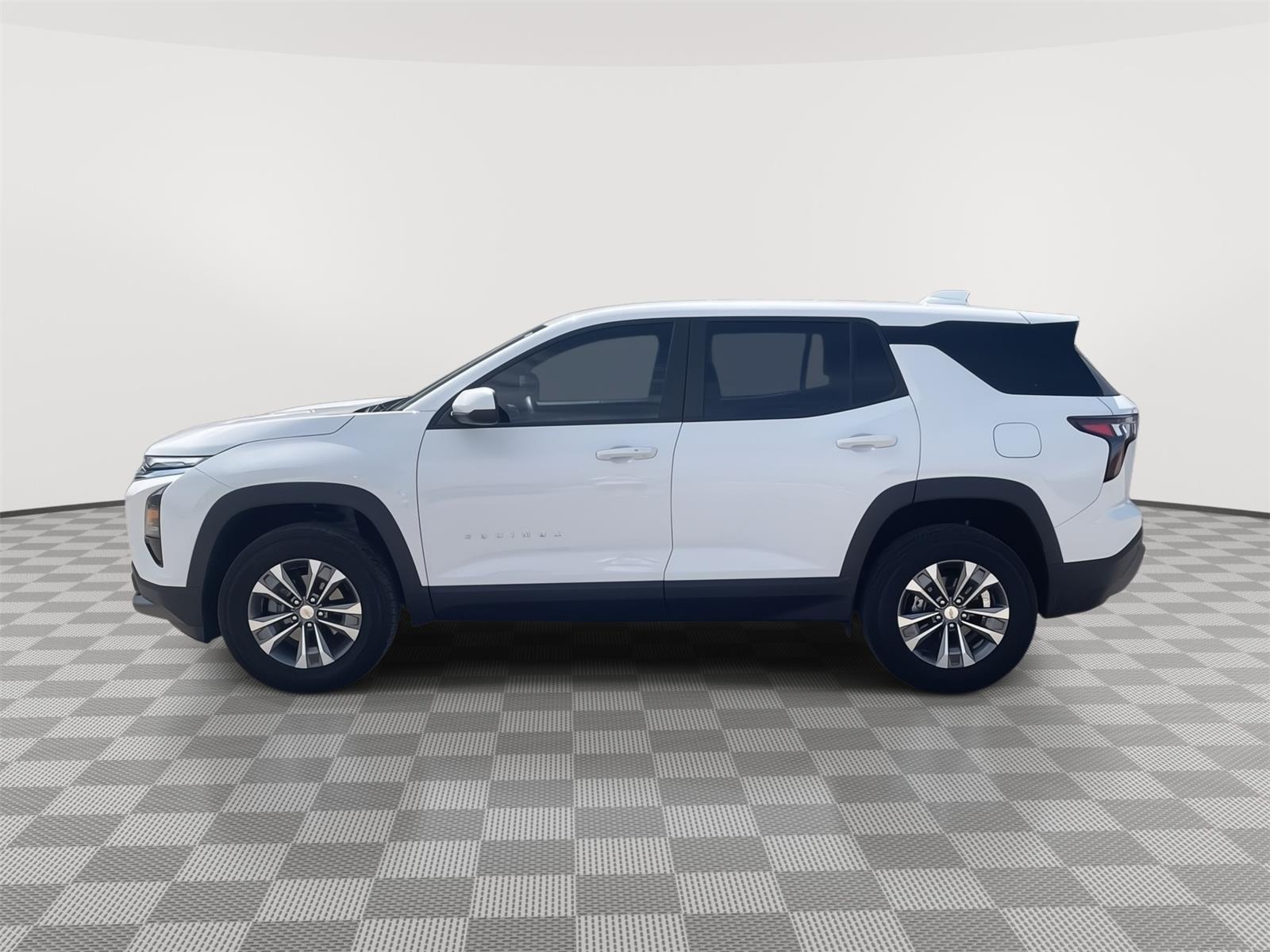 Vehicle photo 2