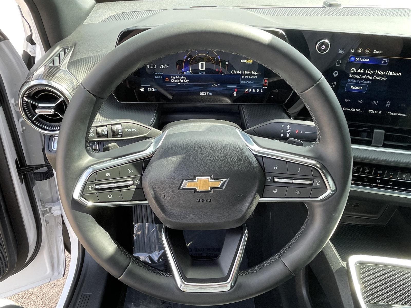 Vehicle photo 13