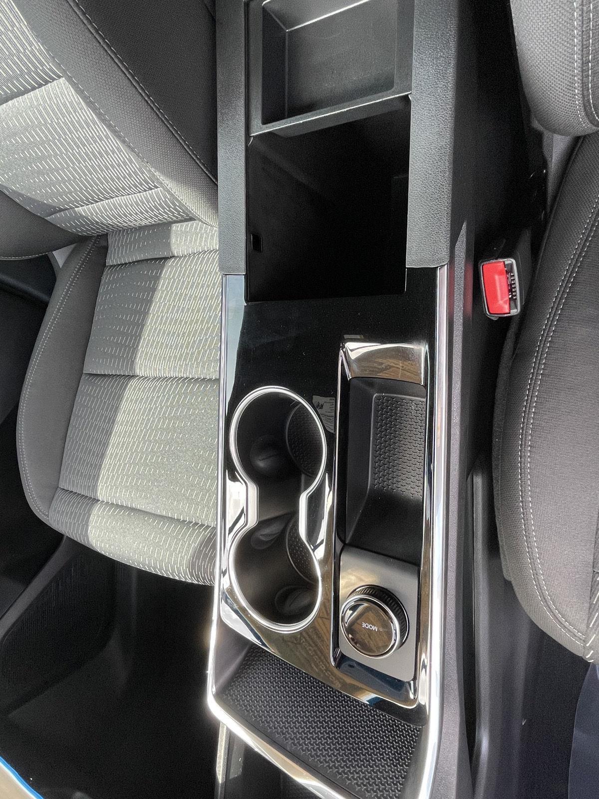 Vehicle photo 15