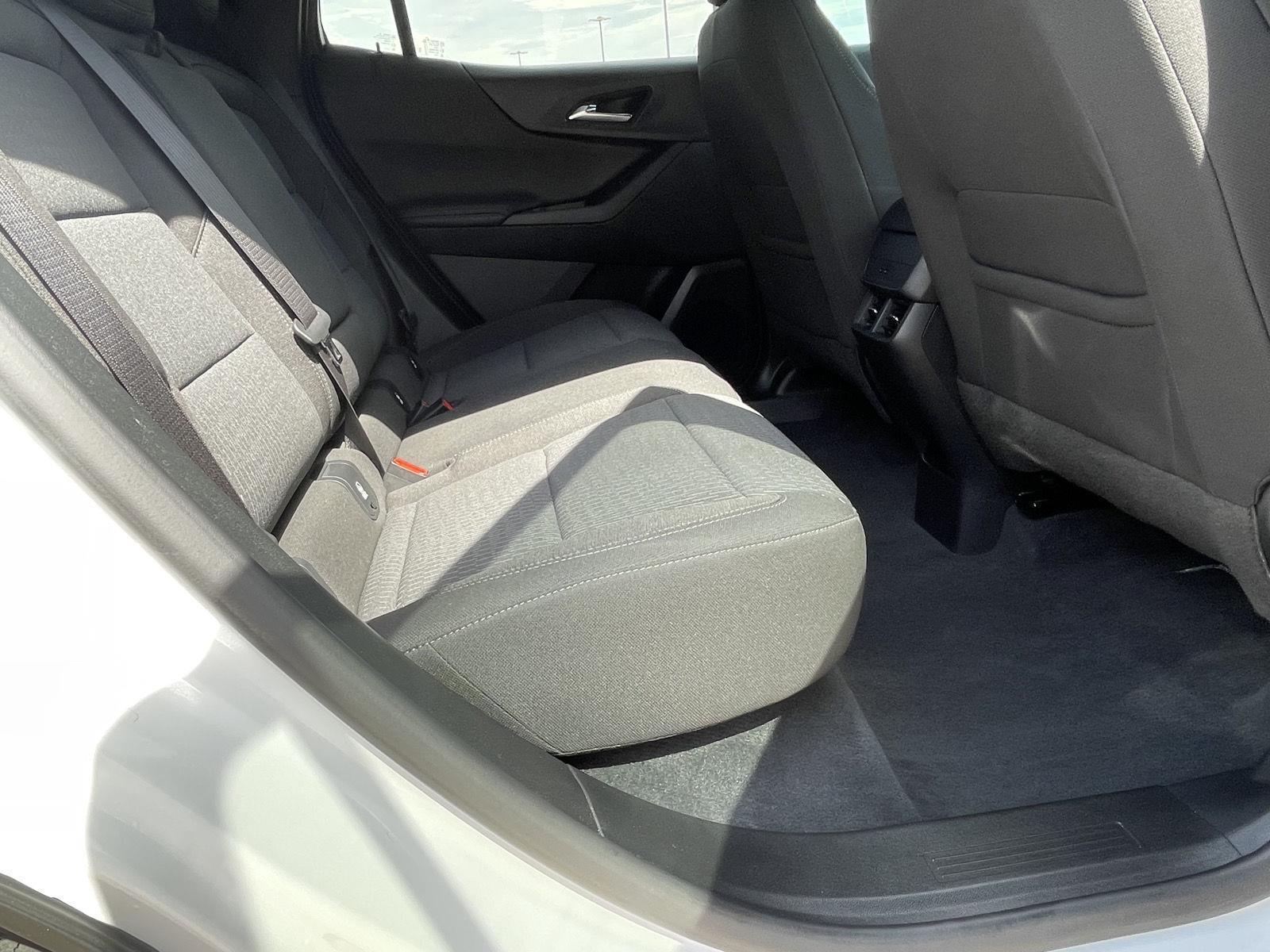Vehicle photo 18