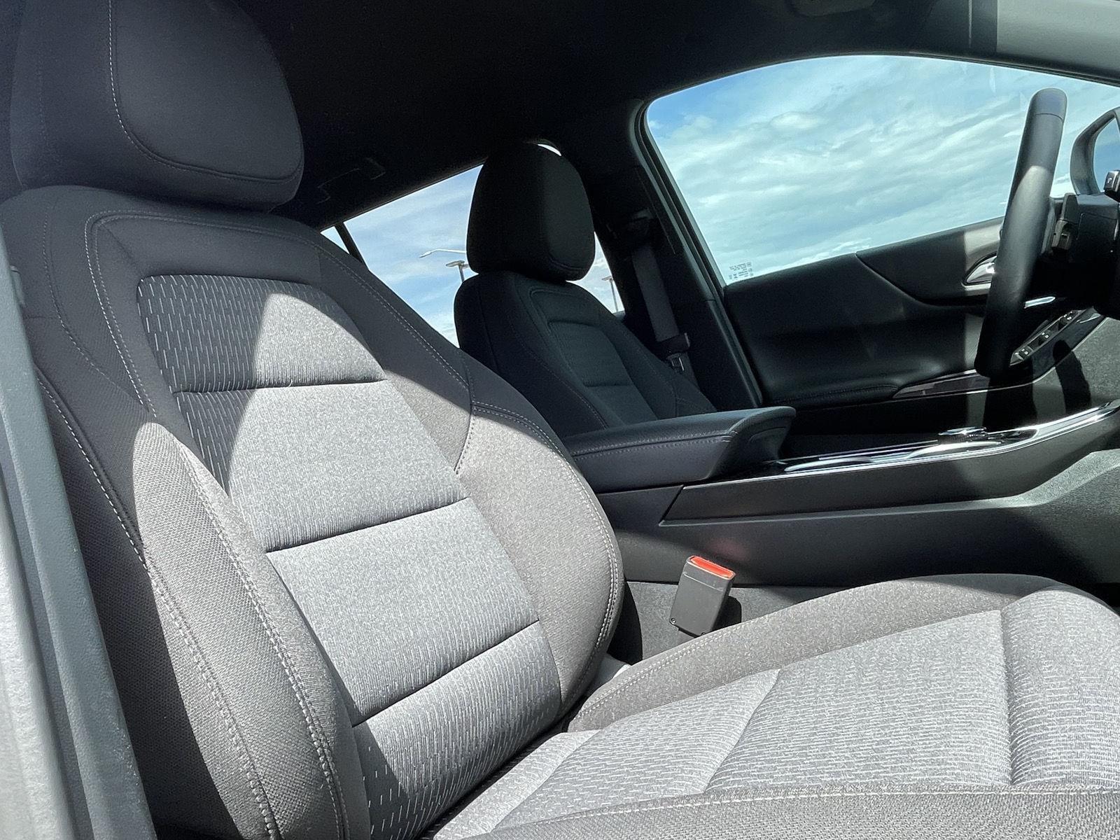 Vehicle photo 21