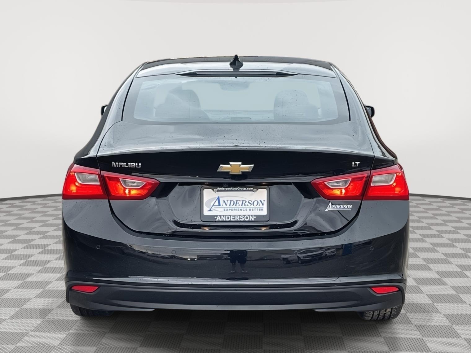 Vehicle photo 5