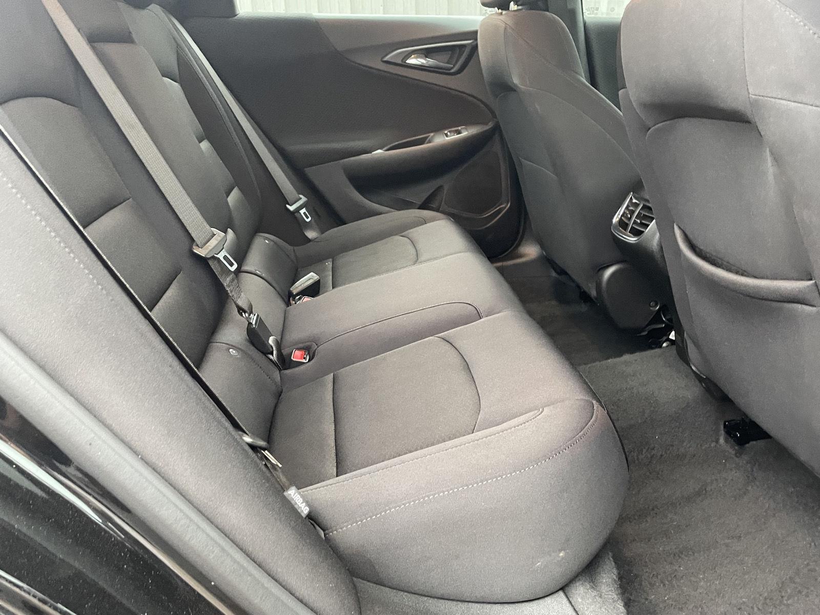 Vehicle photo 15