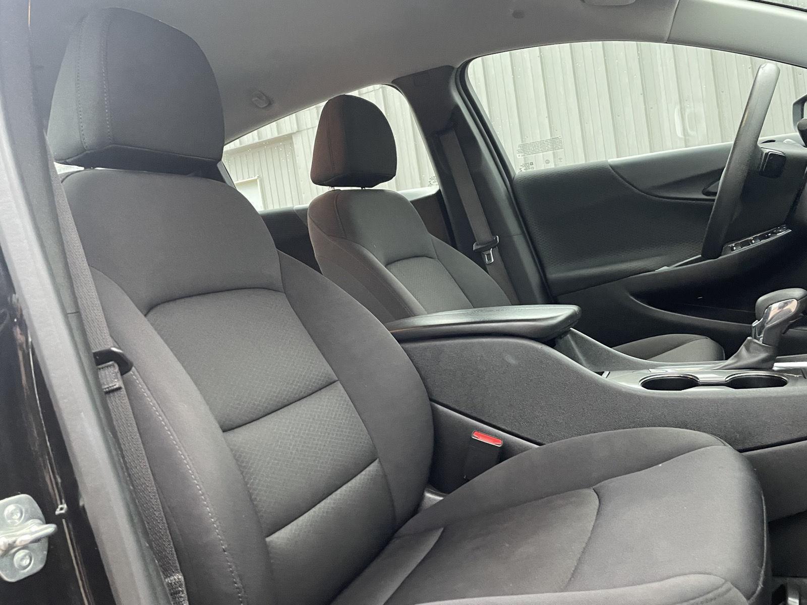 Vehicle photo 18