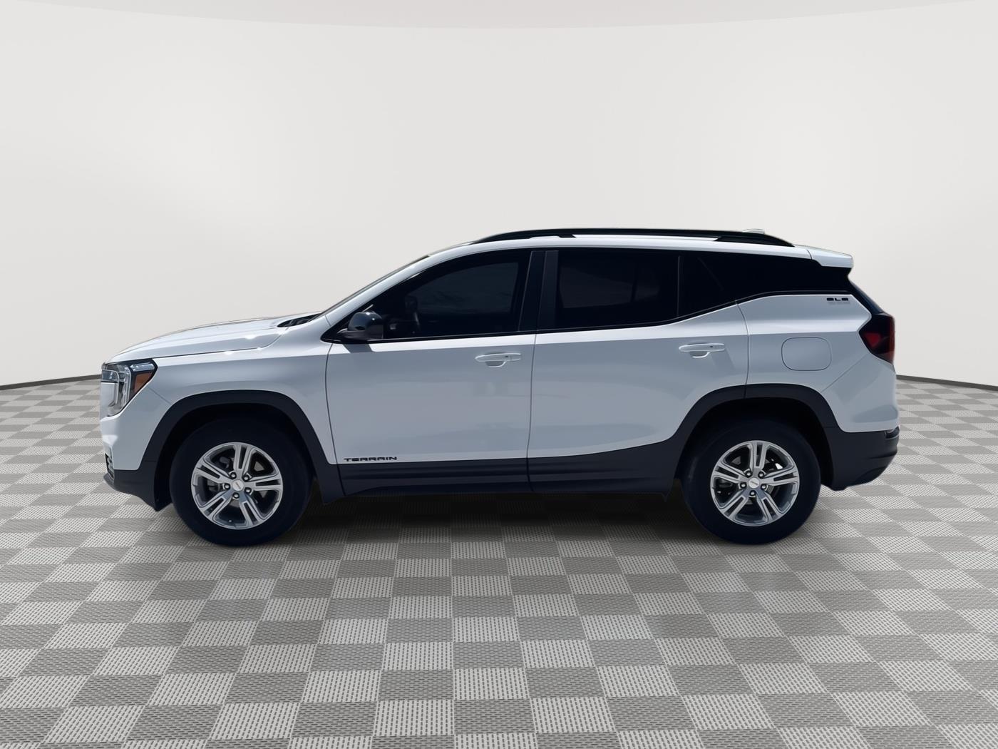 Vehicle photo 2