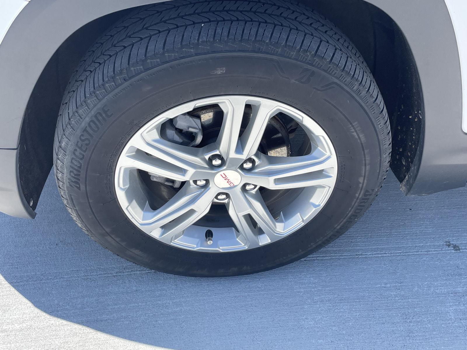 Vehicle photo 10