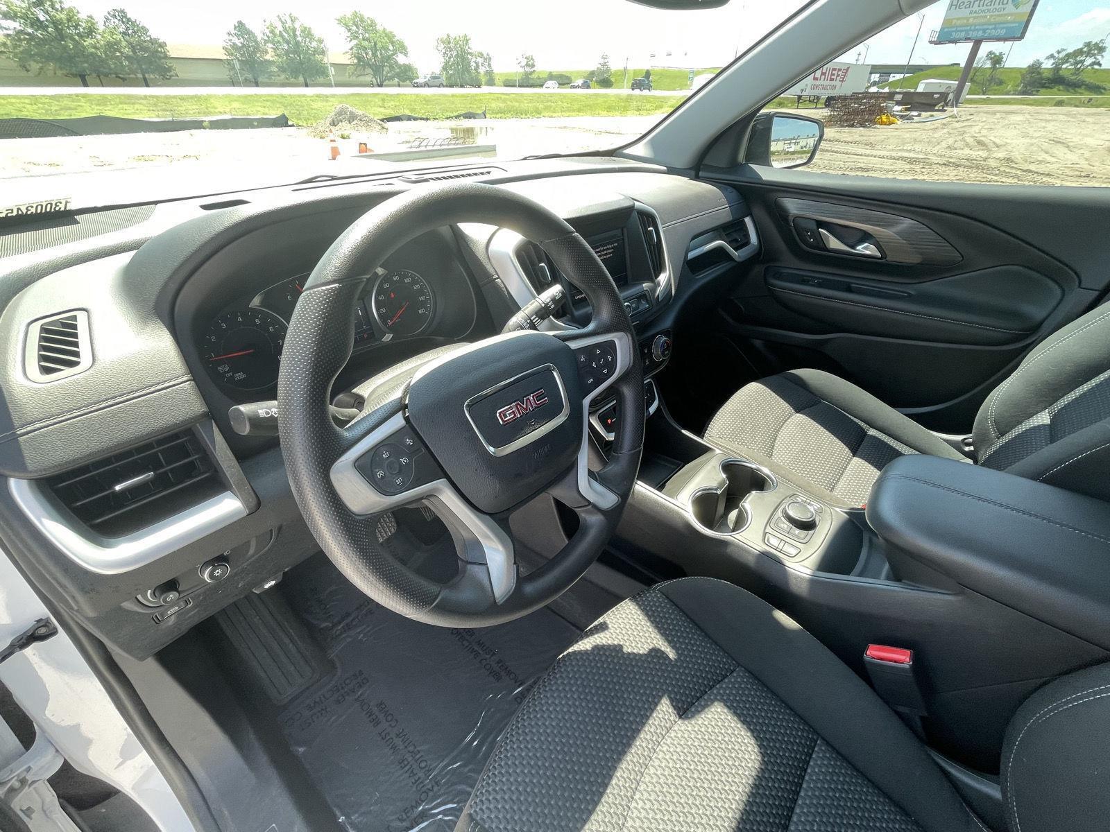 Vehicle photo 13