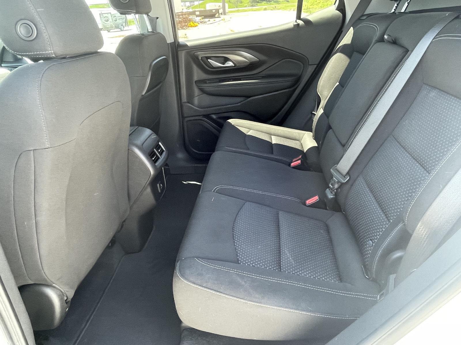 Vehicle photo 16