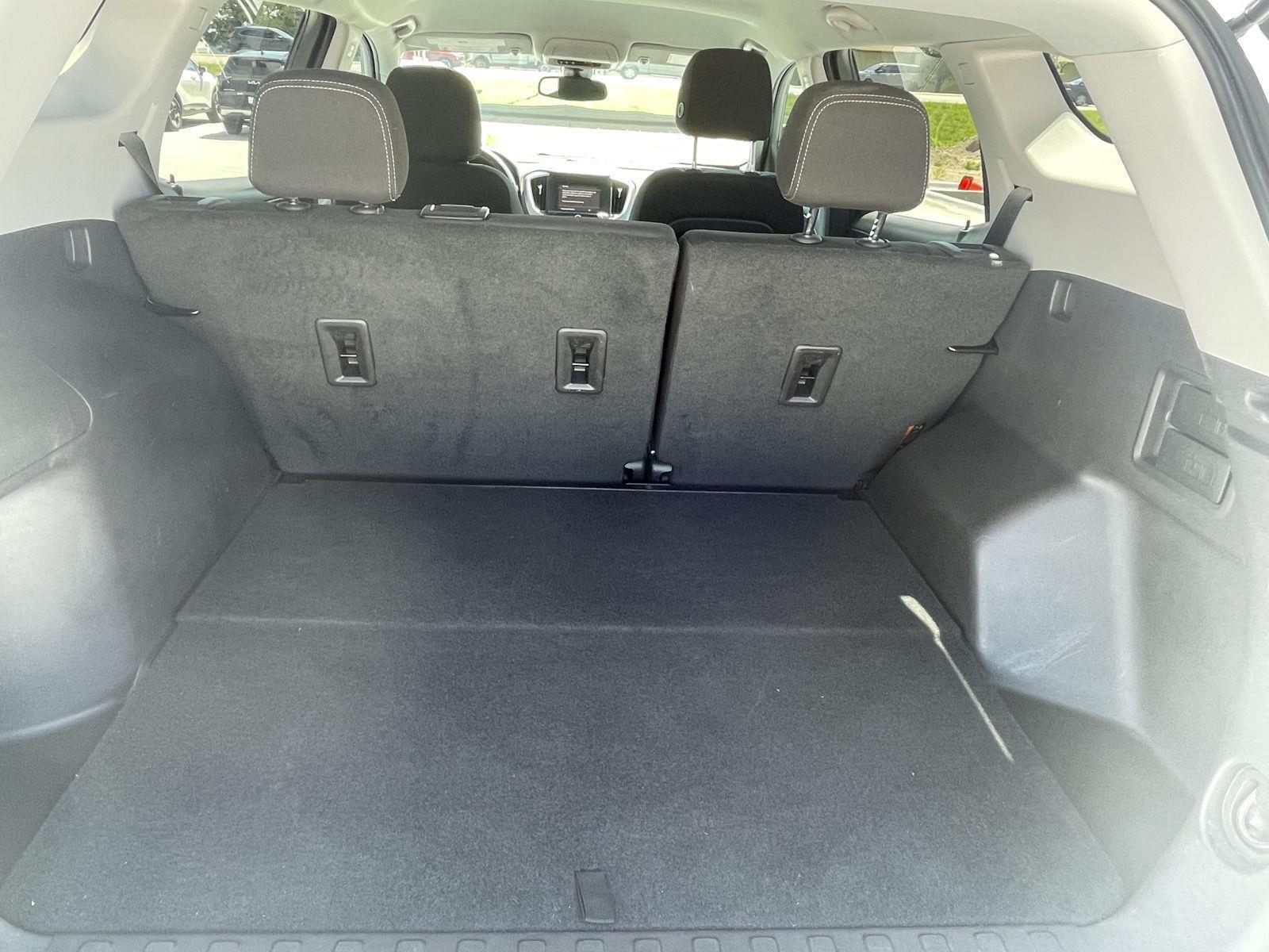 Vehicle photo 17