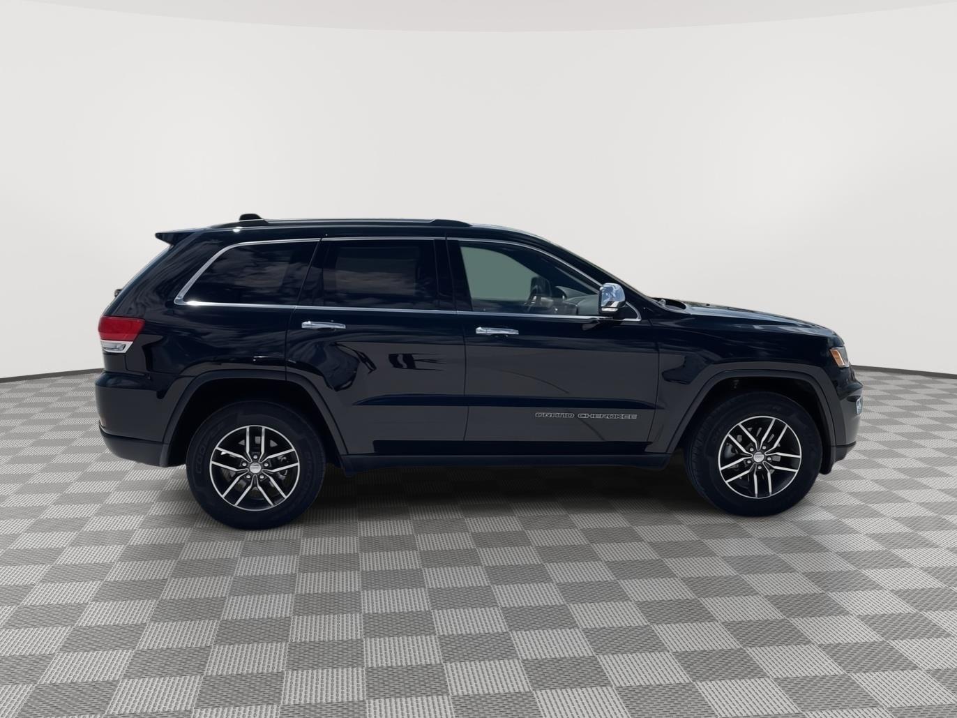 Pre-Owned 2018 Jeep Grand Cherokee for sale in Grand Island NE