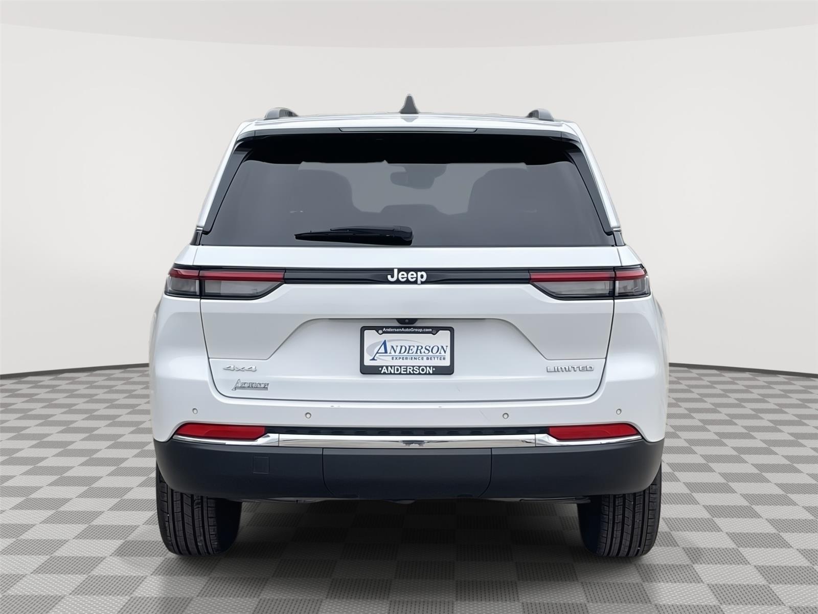 Vehicle photo 5