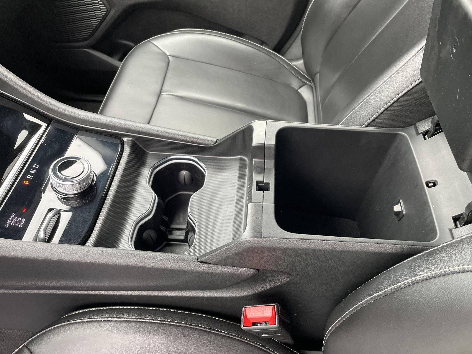 Vehicle photo 15