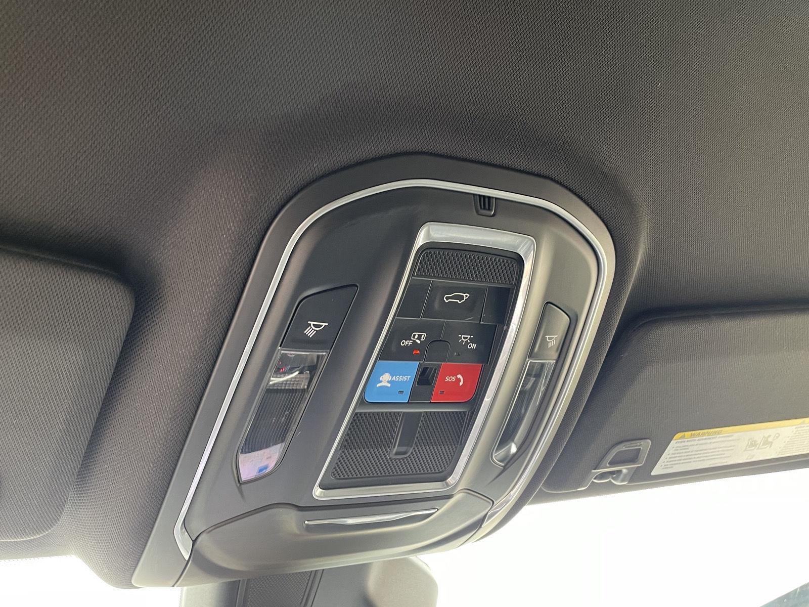 Vehicle photo 16