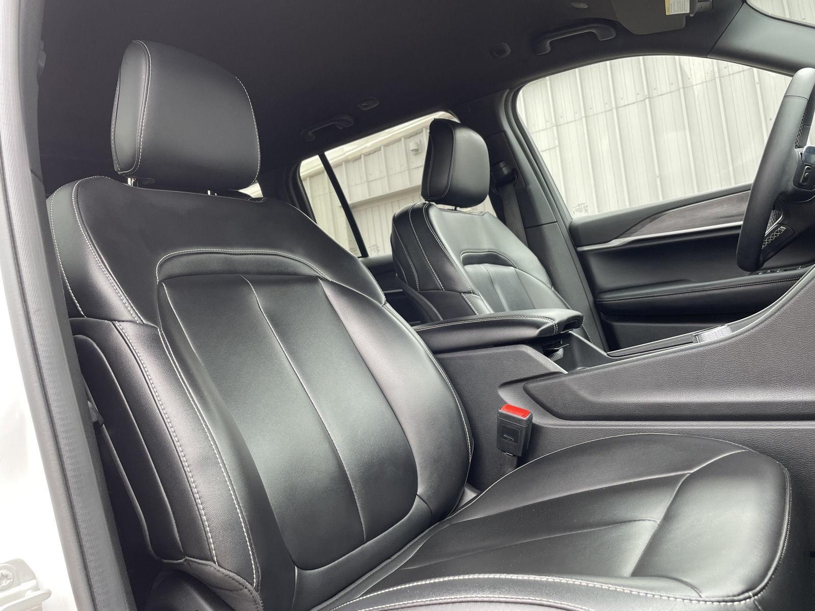 Vehicle photo 21