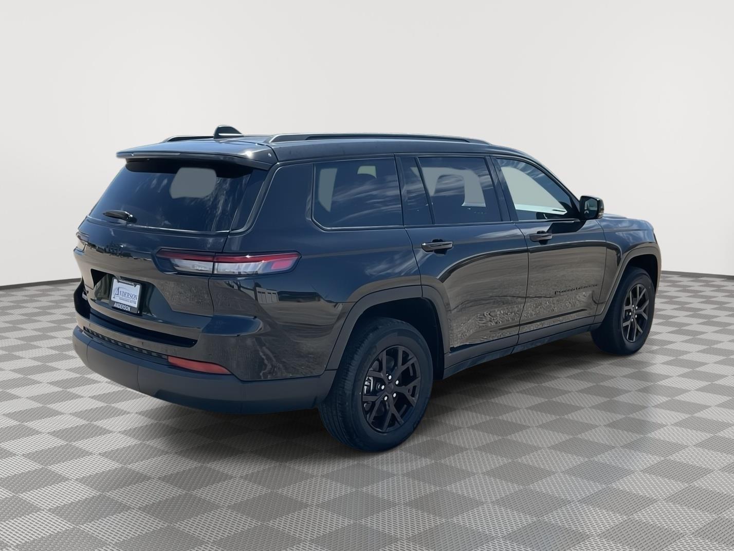 Vehicle photo 5
