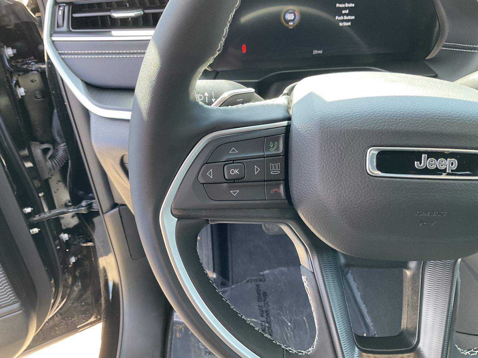 Vehicle photo 10