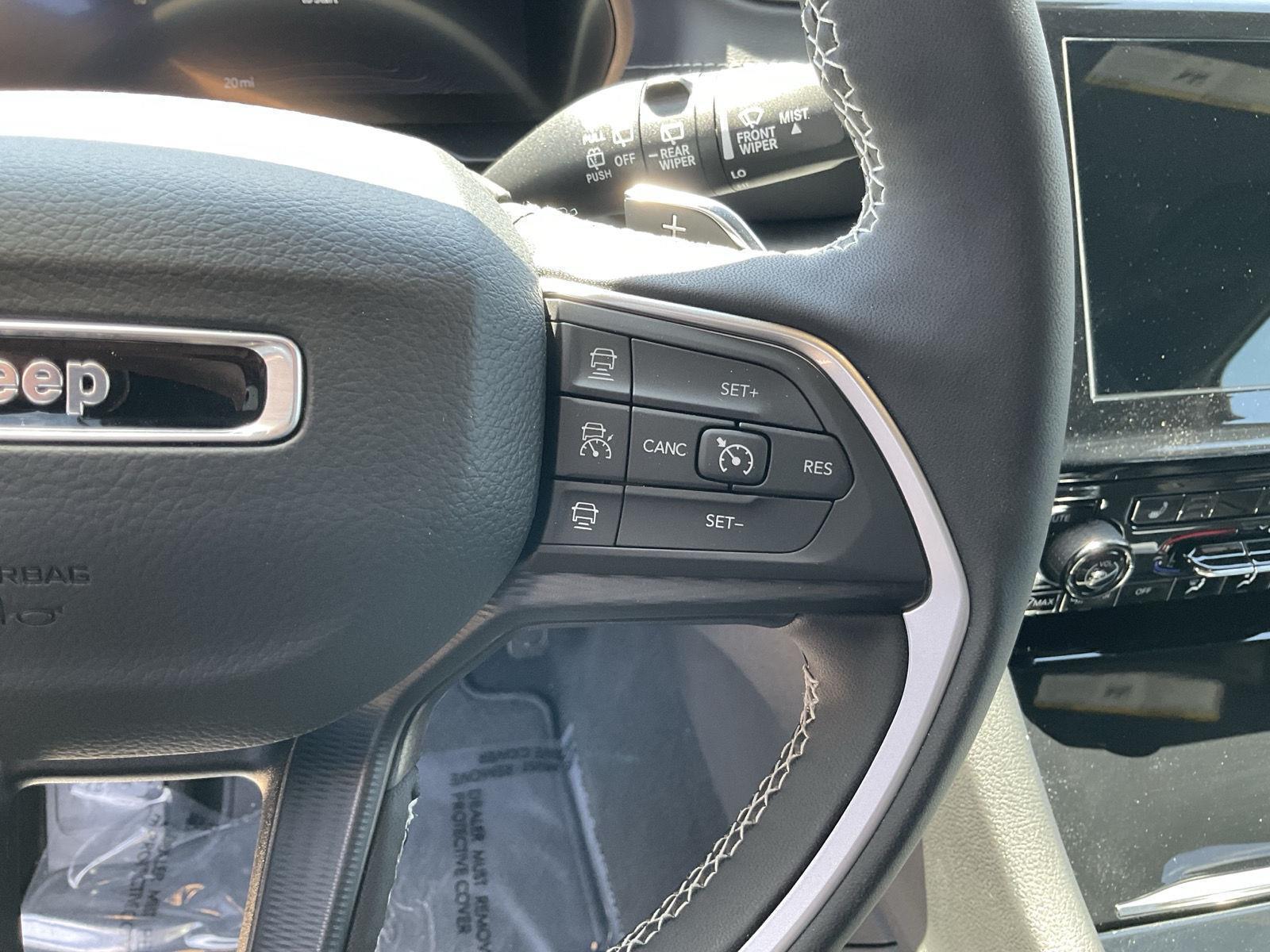 Vehicle photo 11