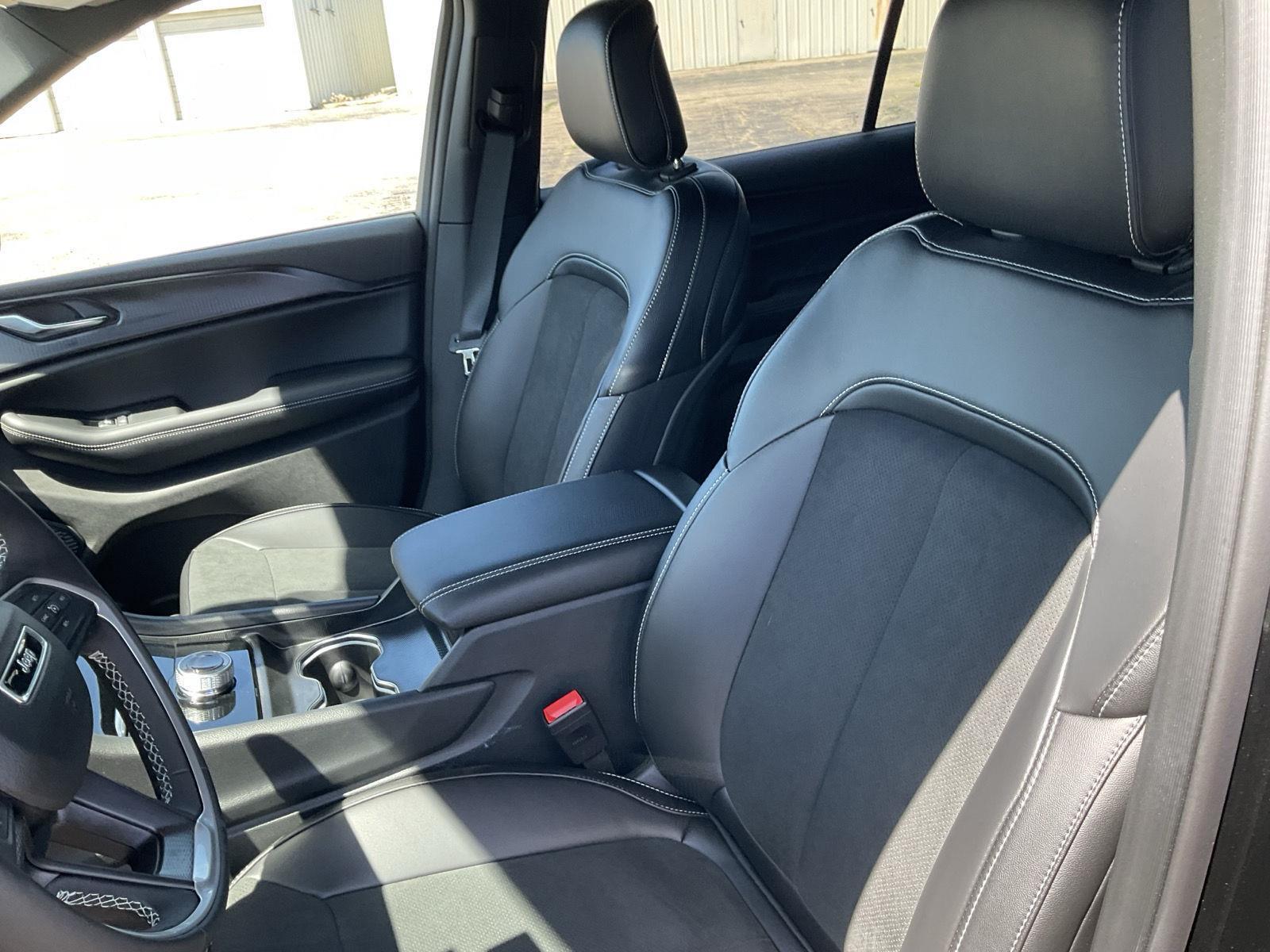 Vehicle photo 15