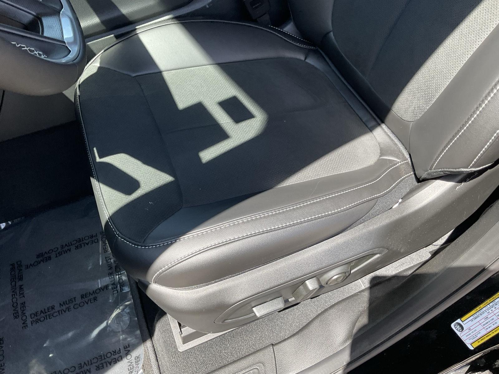 Vehicle photo 16