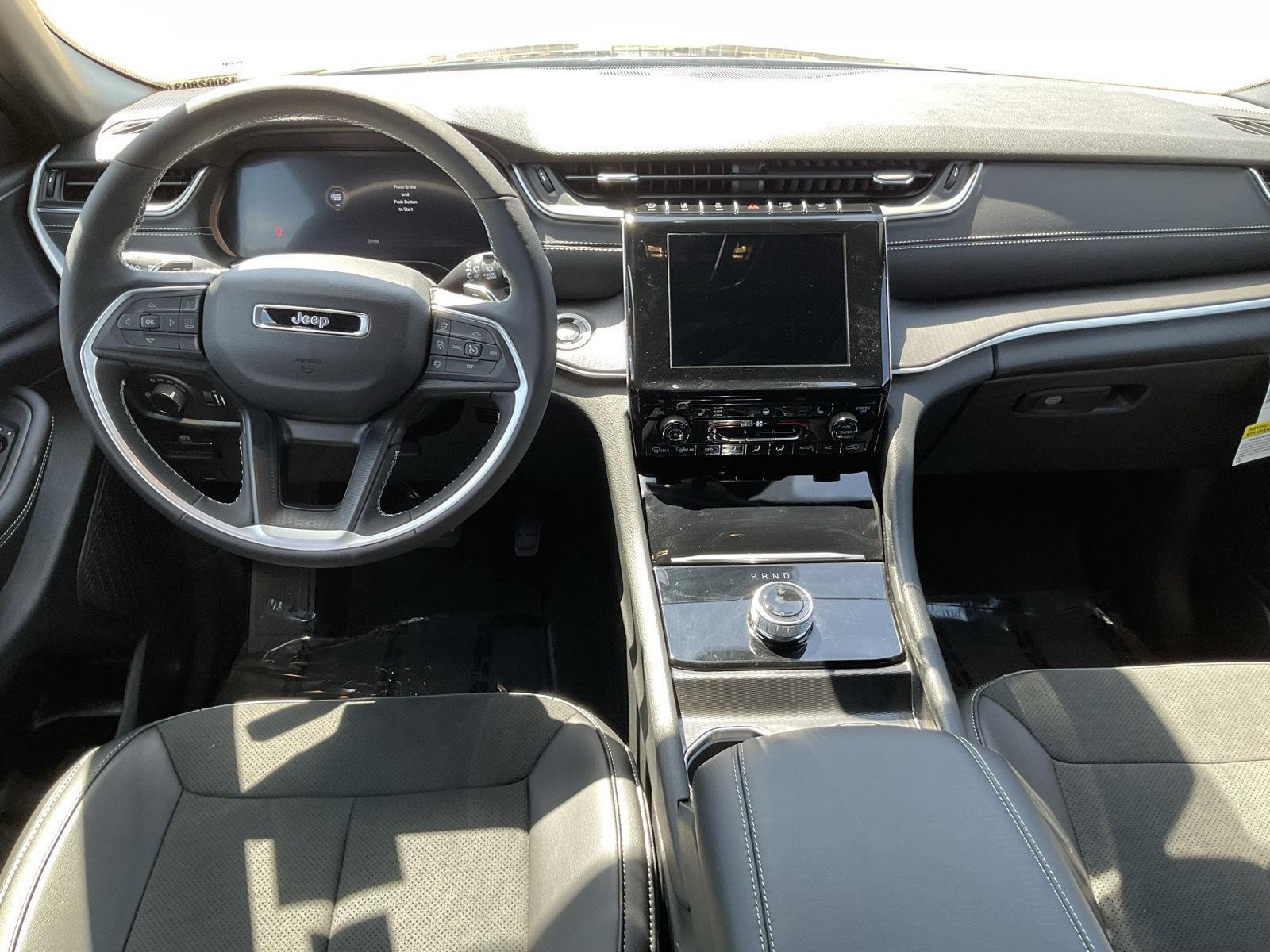 Vehicle photo 21