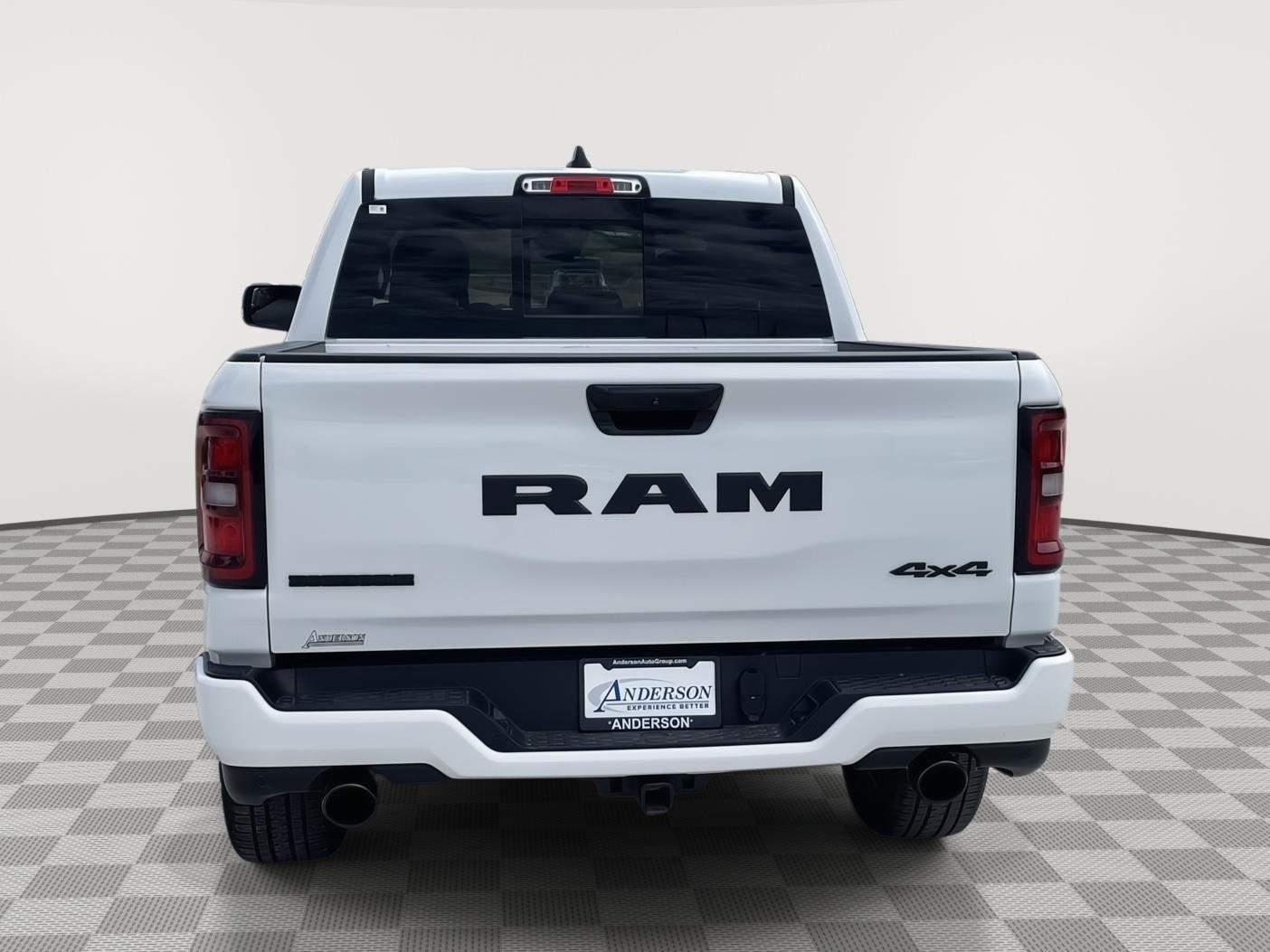 Vehicle photo 5