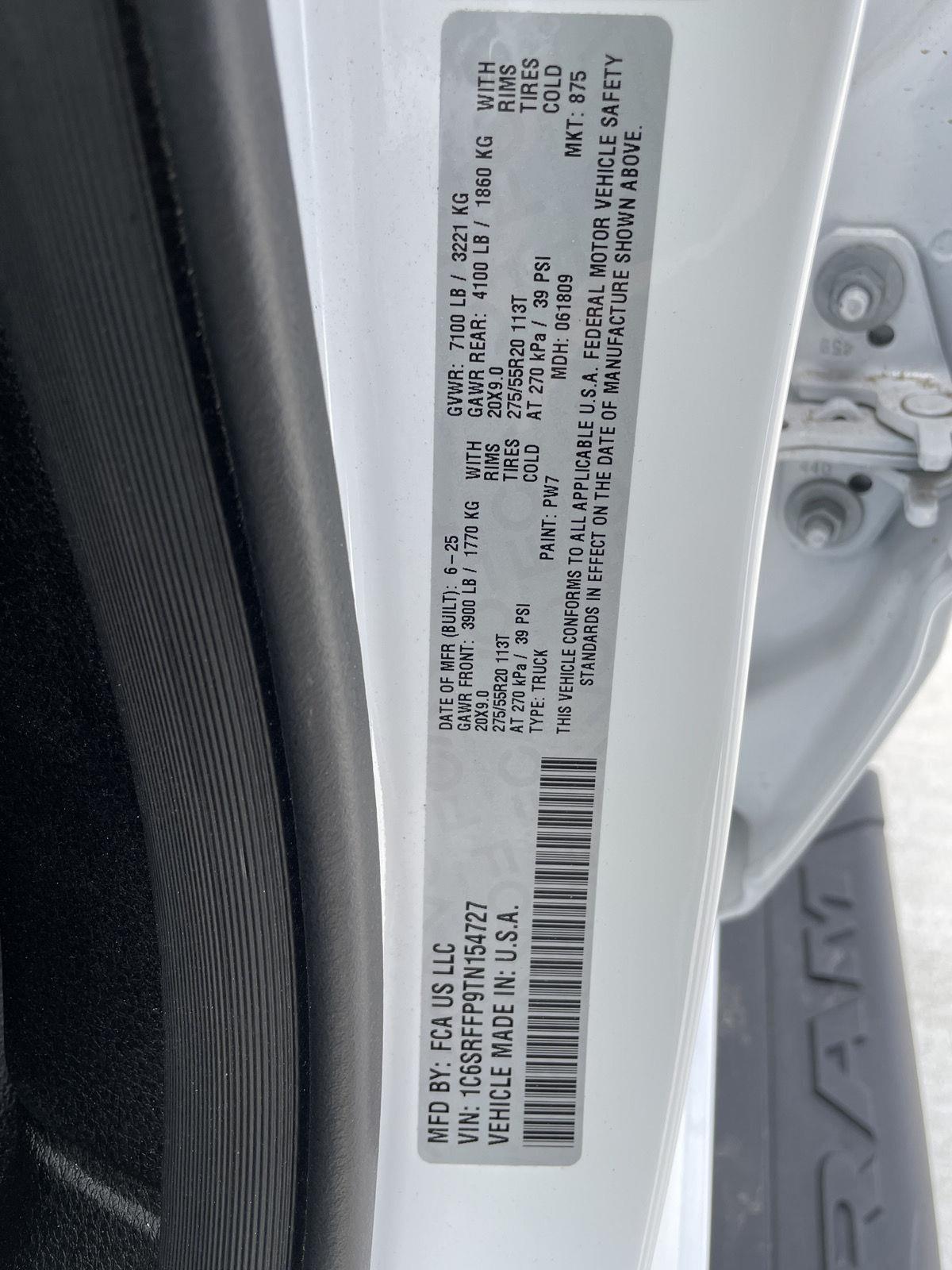 Vehicle photo 11